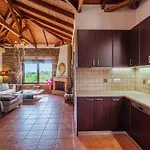 Mani's Aura Seaside-spacious Summer Retreat
