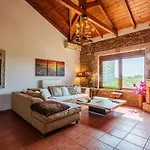 Mani's Aura Seaside-spacious Summer Retreat Lejlighed