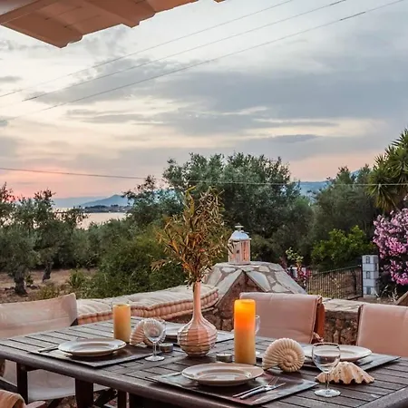 Mani's Aura Seaside-spacious Summer Retreat Daire Kotronion (West Mani)