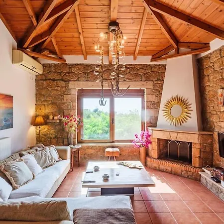 Daire Mani's Aura Seaside-spacious Summer Retreat Kotronion (West Mani)