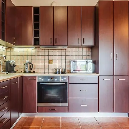 Mani's Aura Seaside-spacious Summer Retreat *