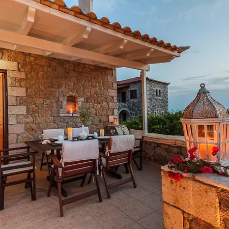 Mani's Aura Seaside-spacious Summer Retreat