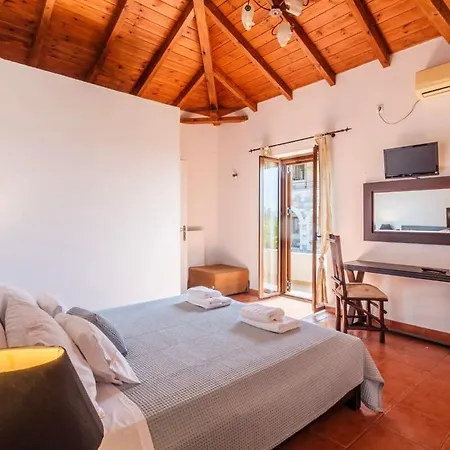 Mani's Aura Seaside-spacious Summer Retreat Apartment Kotronion (West Mani)