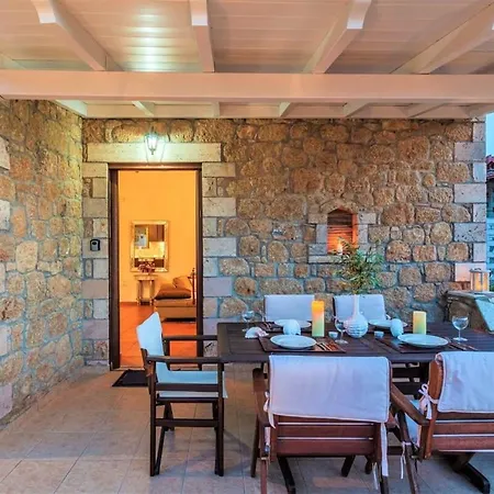 Mani's Aura Seaside-spacious Summer Retreat *