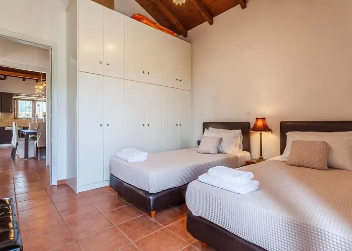 Mani's Aura Seaside-spacious Summer Retreat