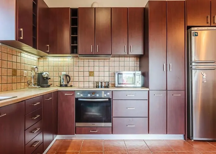 Mani's Aura Seaside-spacious Summer Retreat *