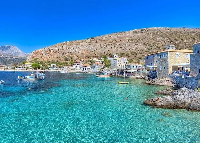 Mani's Aura Seaside-spacious Summer Retreat *