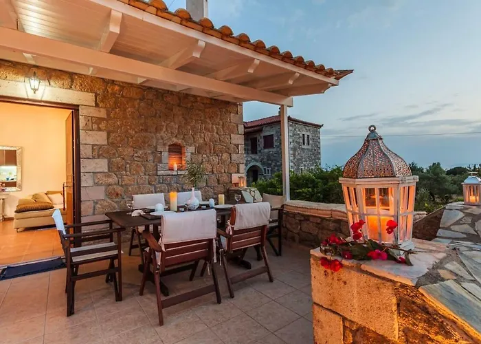 Mani's Aura Seaside-spacious Summer Retreat