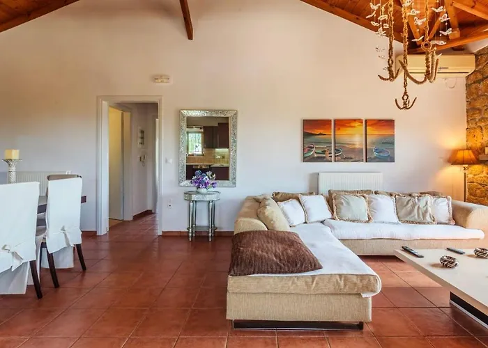 Mani's Aura Seaside-spacious Summer Retreat Lejlighed