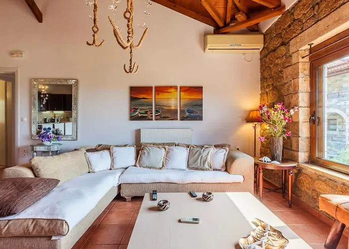 Mani's Aura Seaside-spacious Summer Retreat